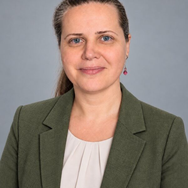 Liene Veitmane-Plūģe — Ķeipenes skolas vadītāja