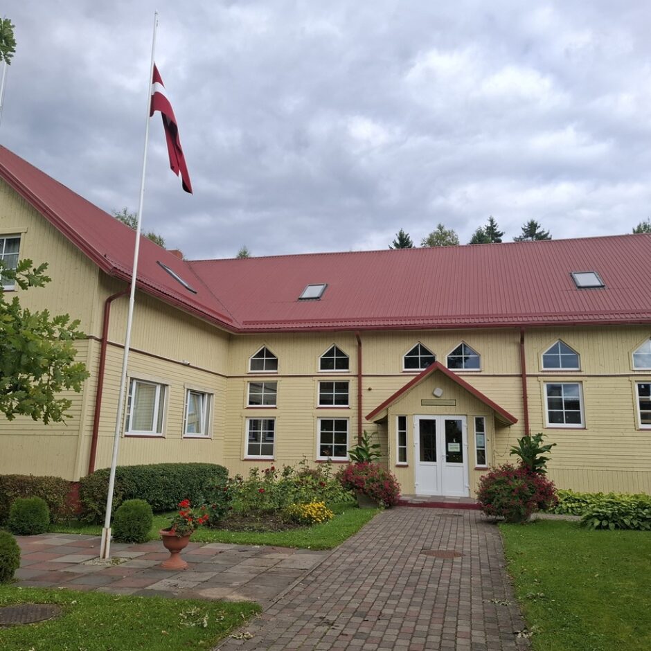 Mazozolu skolas ēka