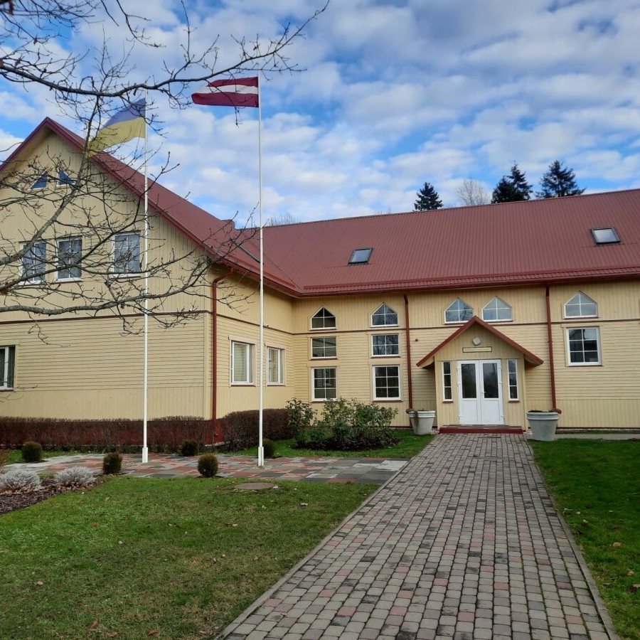 Mazozolu skolas ēka
