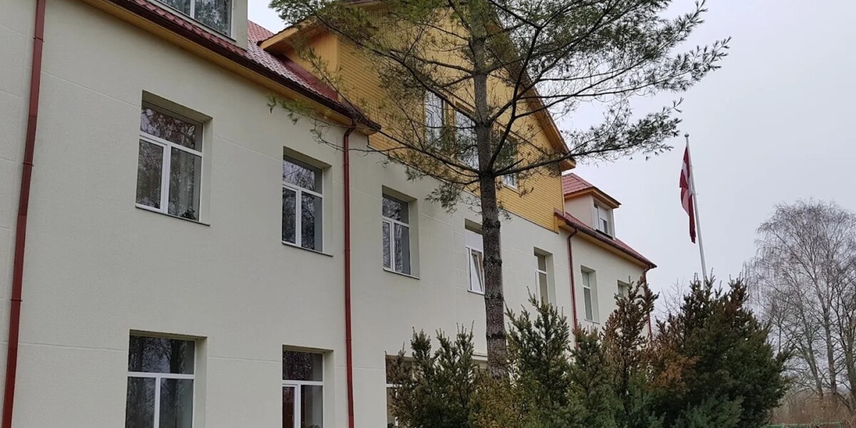 Meņģeles skola — ēka