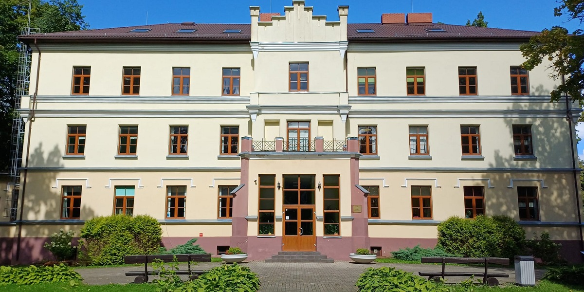 Taurupes skola — Tranzē muižas ēka