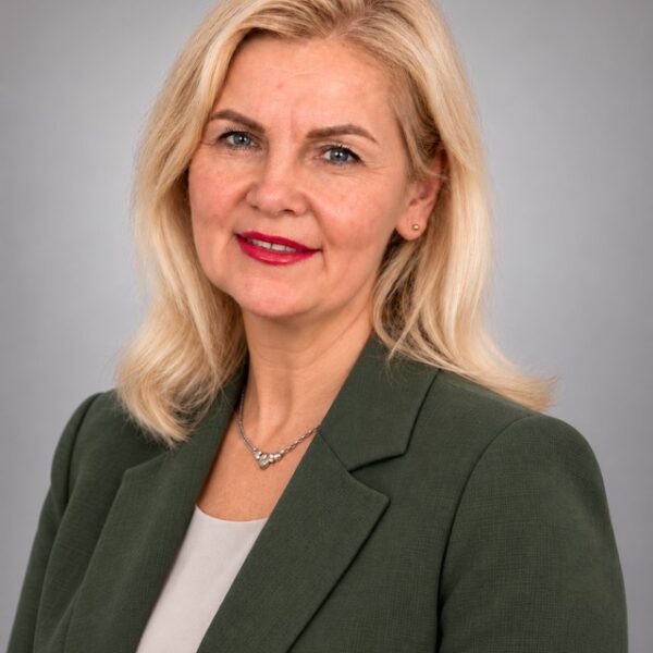 Valentīna Malnača — Izglītības procesu administratore